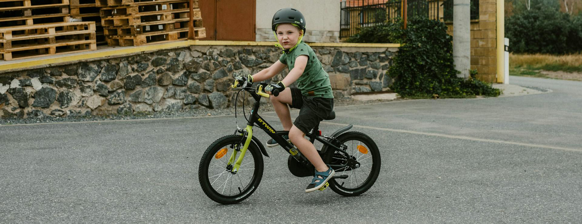 Devant -Magasin De Vélos pexels helen1 30218058